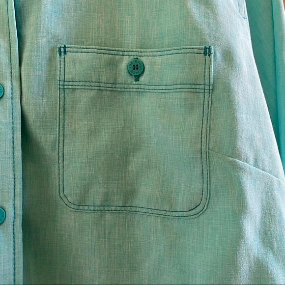 THE NORTH FACE • Aqua Blue Button Down Shirt - L - Picture 8 of 16